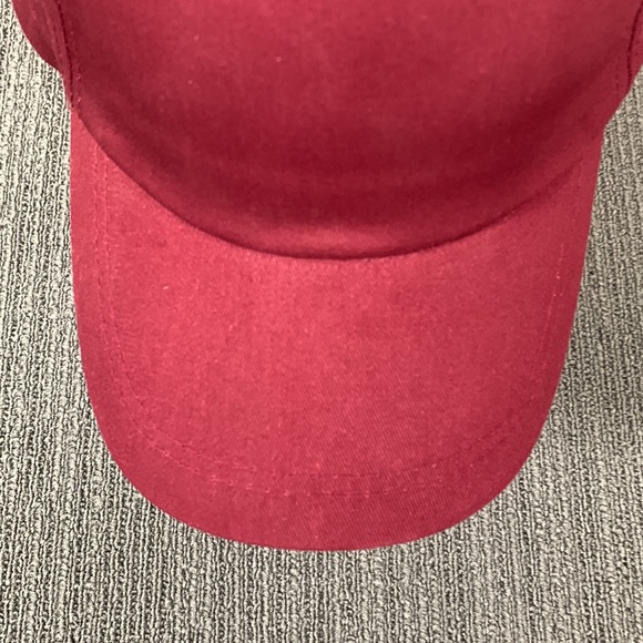 Forever 21 Pompom Baseball Hat Women's OS Burgundy Faux Fur Adjustable Strapback - Picture 4 of 14